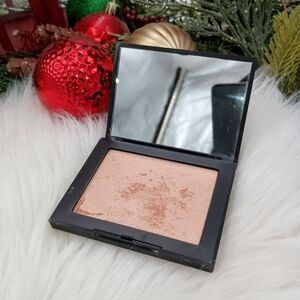 NARS HIGHLIGHTER.